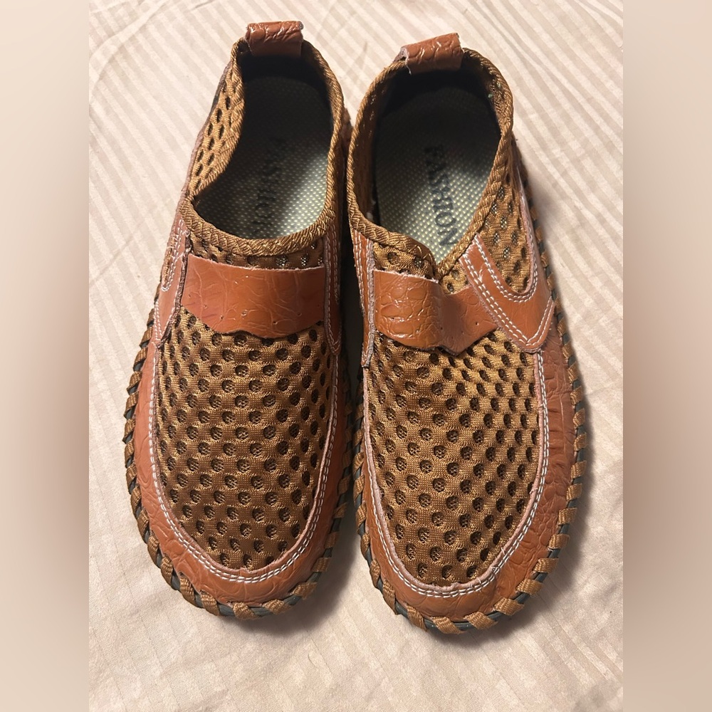 Women’s Fashion Brown Casual Loafers size 9